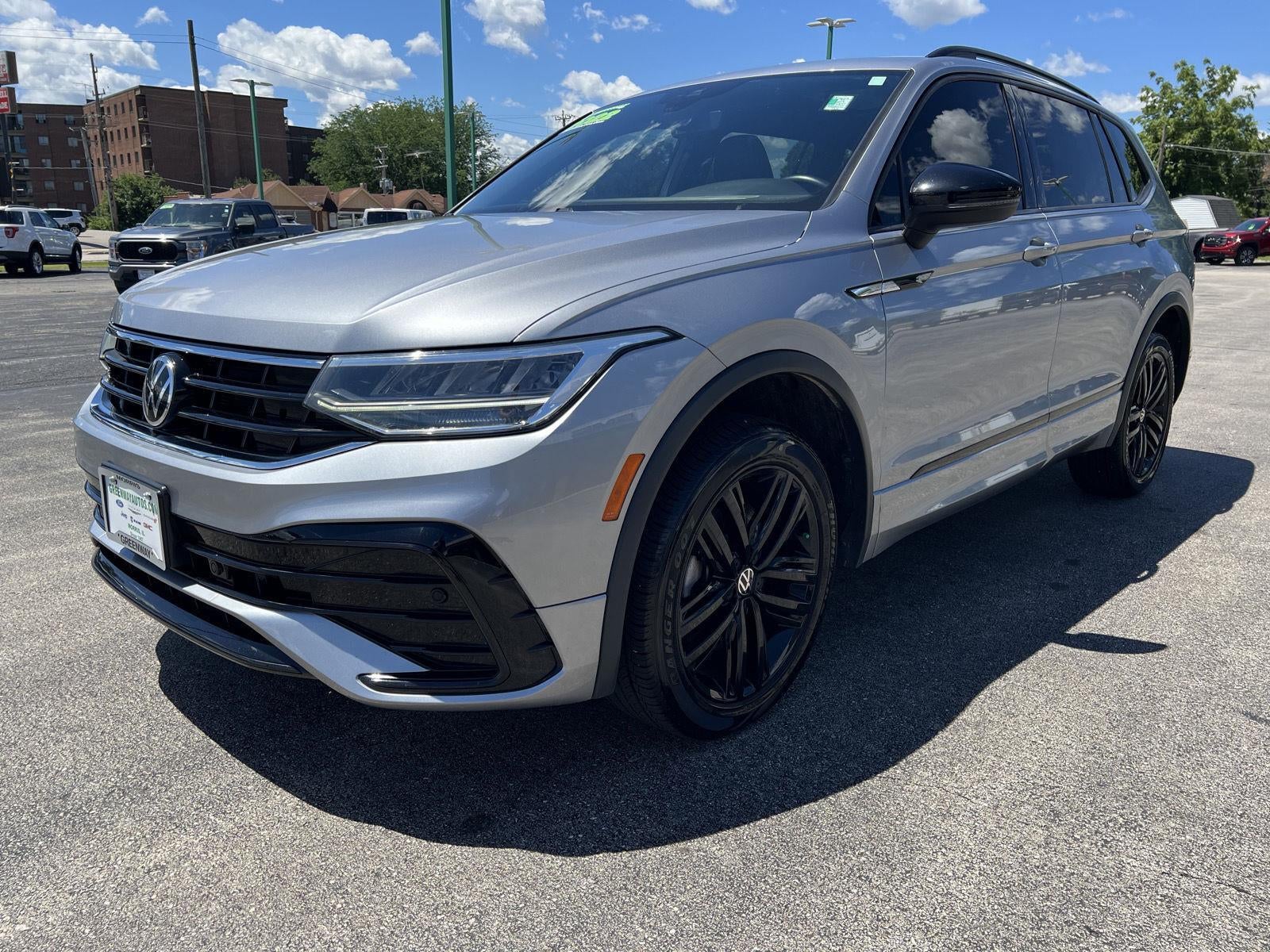2022 Volkswagen Tiguan SE R-Line Black