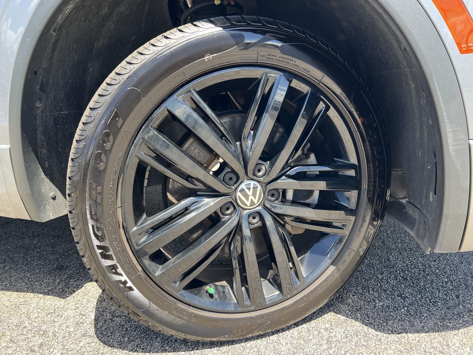 2022 Volkswagen Tiguan SE R-Line Black