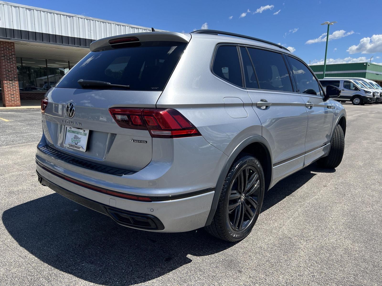 2022 Volkswagen Tiguan SE R-Line Black