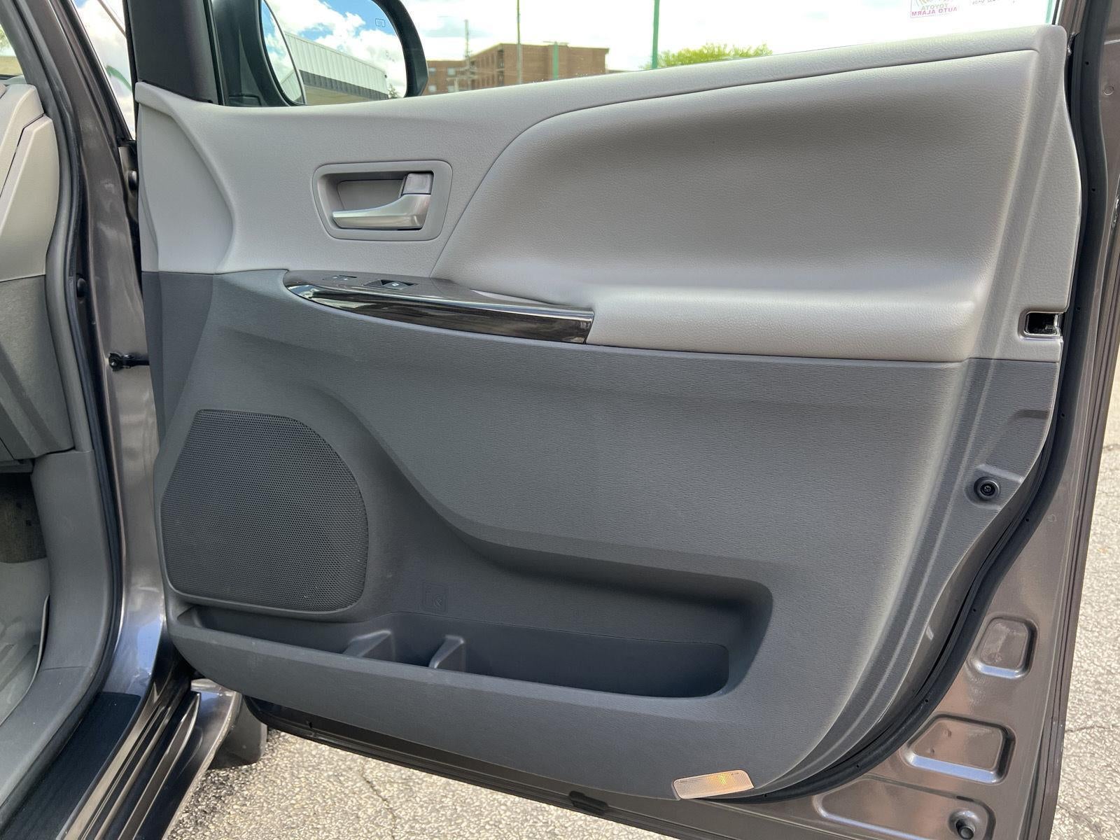 2017 Toyota Sienna Limited