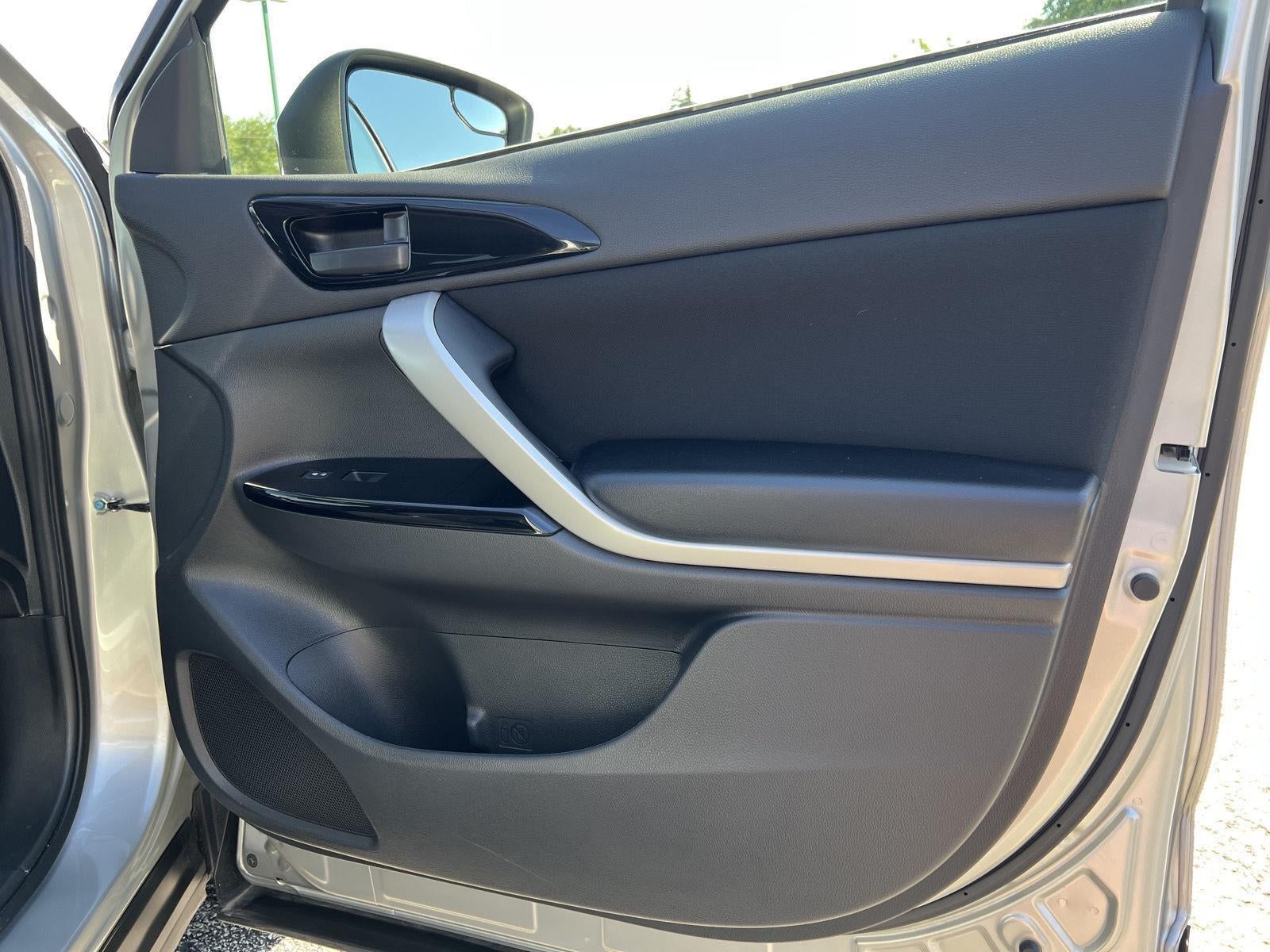 2023 Mitsubishi Eclipse Cross LE